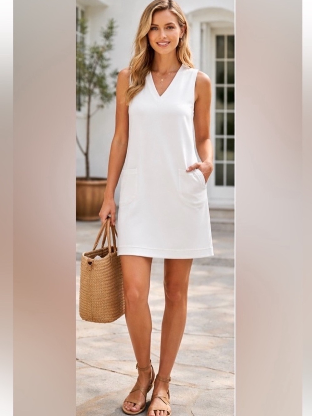 SPANX Air Essentials V-Neck Mini L